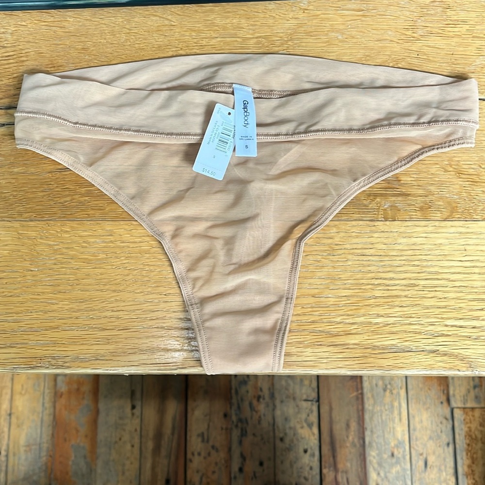 Brand new - with tags - Gap sz small beige thong